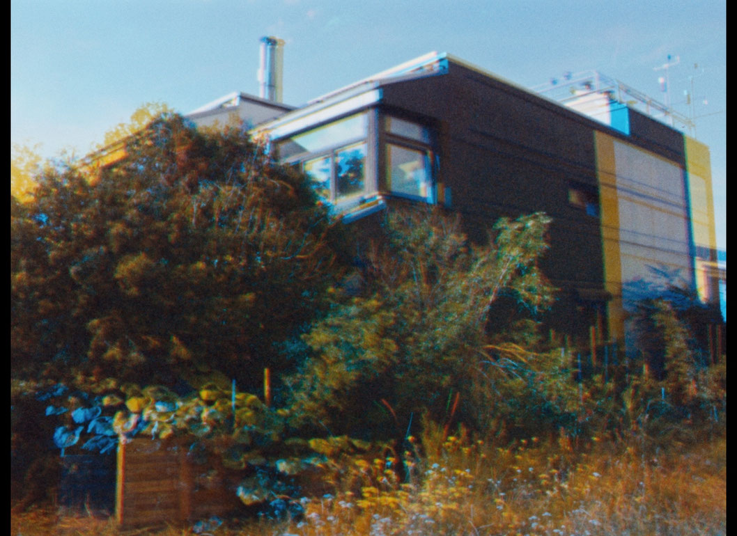 ViktoriaSchmid_LeavingLight2_Courtesysixpackfilm